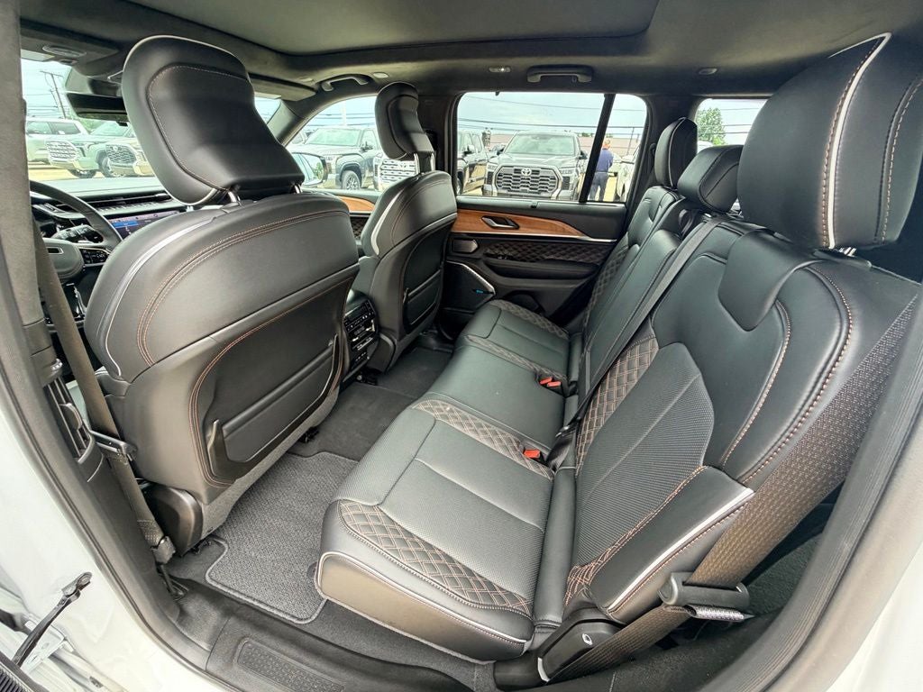 2026 Jeep Grand Cherokee Summit