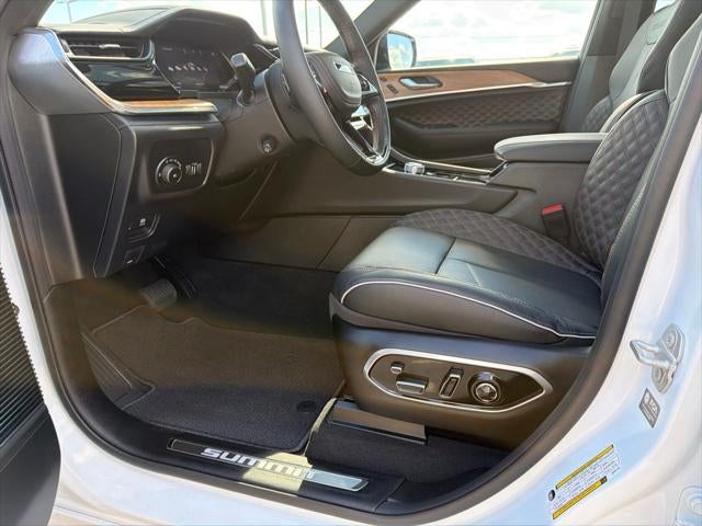 2026 Jeep Grand Cherokee Summit