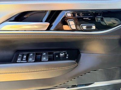 2022 Jeep Grand Wagoneer Series III