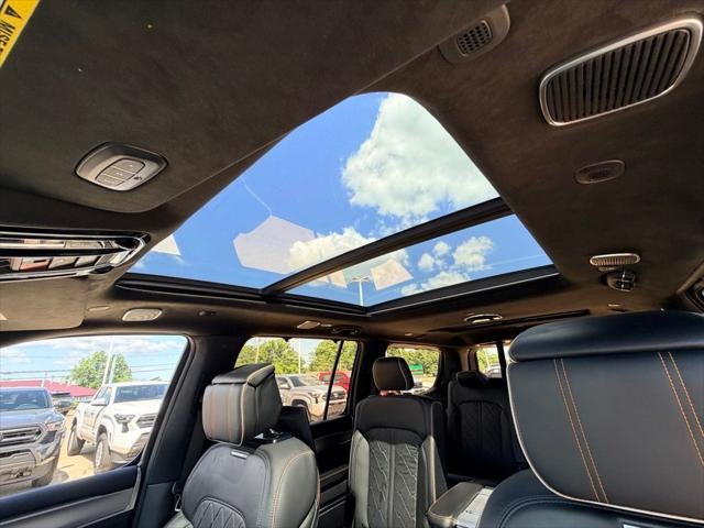2022 Jeep Grand Wagoneer Series III