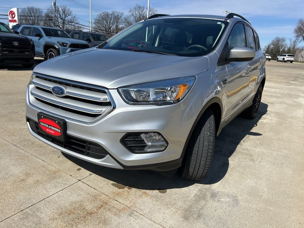 Used 2018 Ford Escape SE with VIN 1FMCU9GD7JUB28689 for sale in Warren, OH