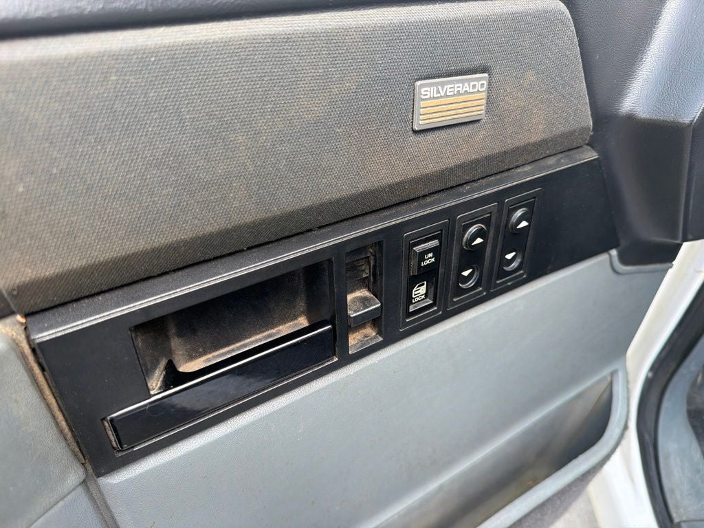 1988 Chevrolet GMT-400 Base