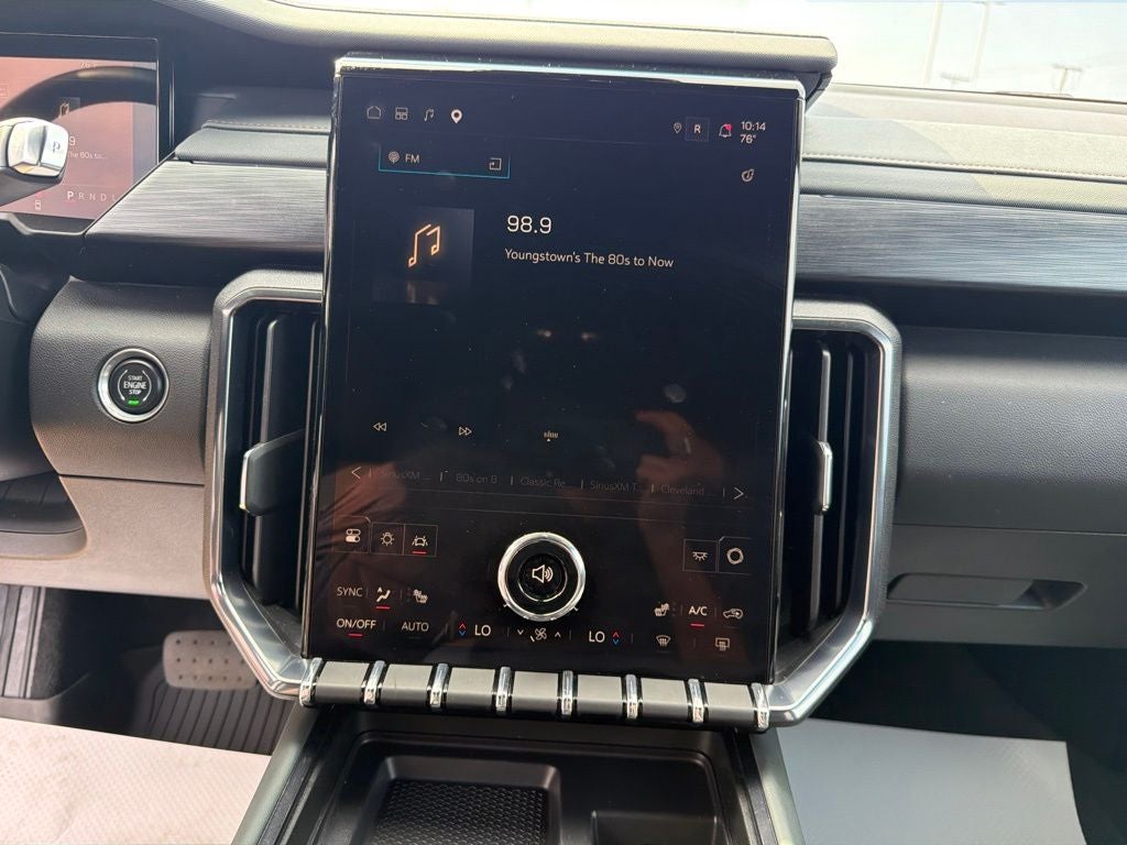 2024 GMC Acadia AT4