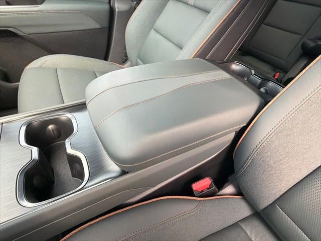 2024 GMC Acadia AT4