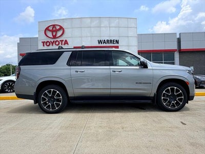 2023 Chevrolet Suburban RST