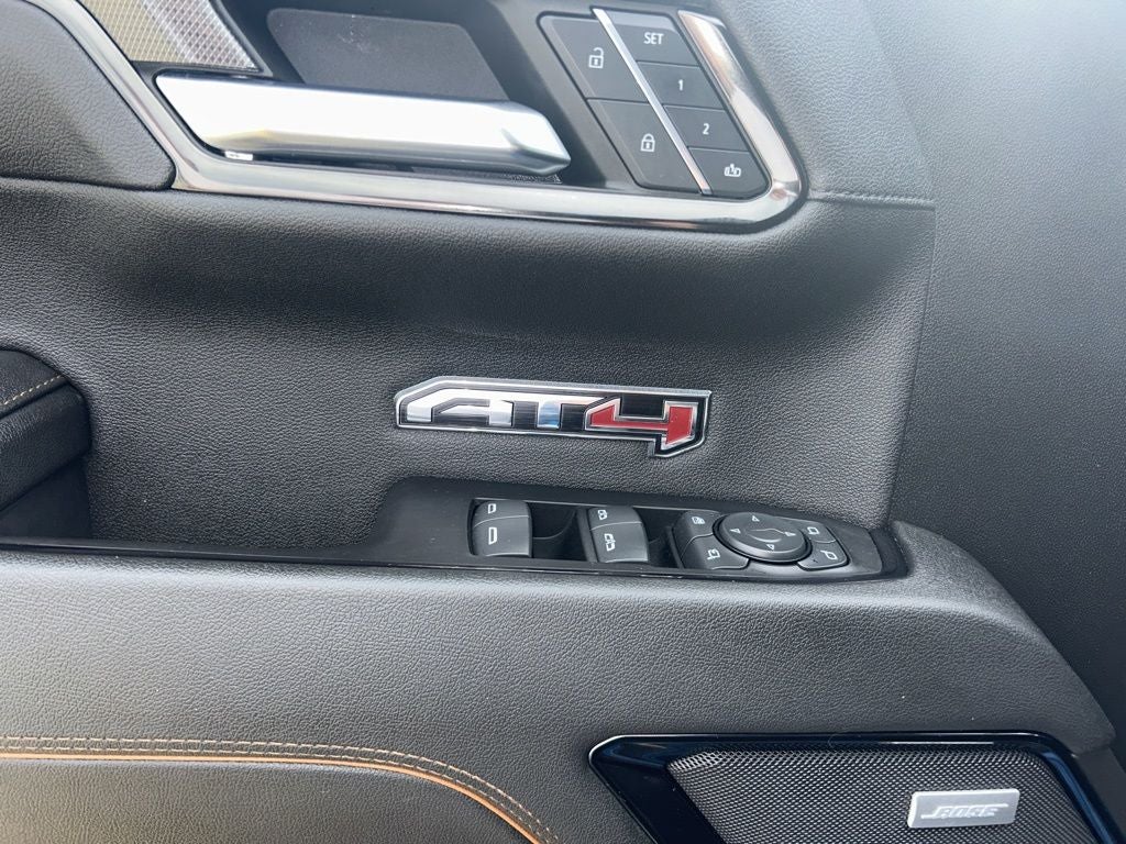 2023 GMC Sierra AT4