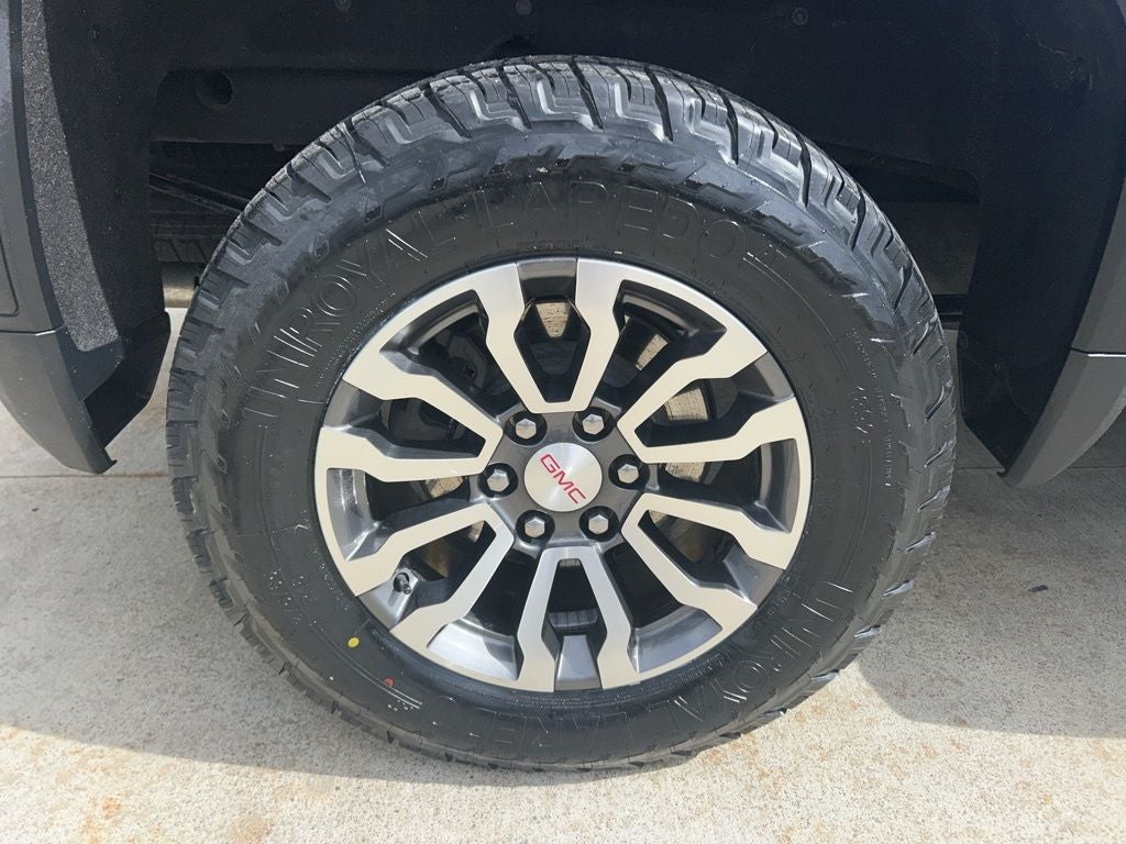 2023 GMC Sierra AT4