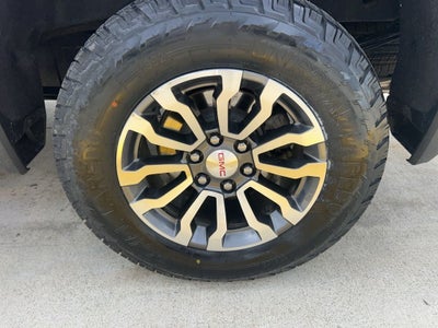 2023 GMC Sierra AT4