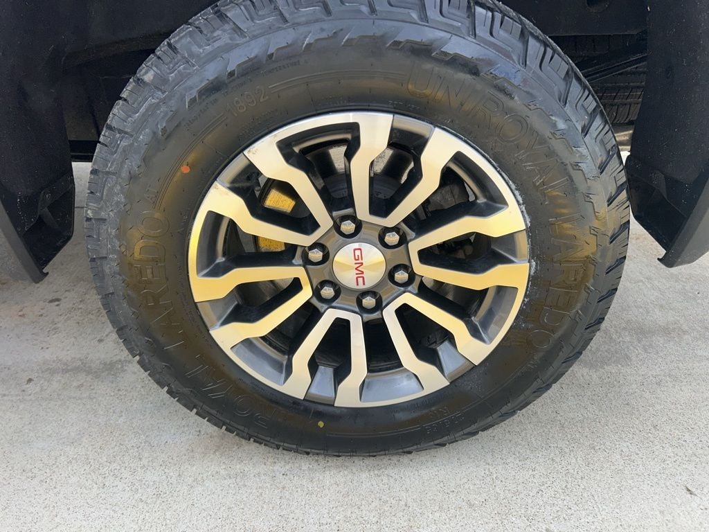 2023 GMC Sierra AT4