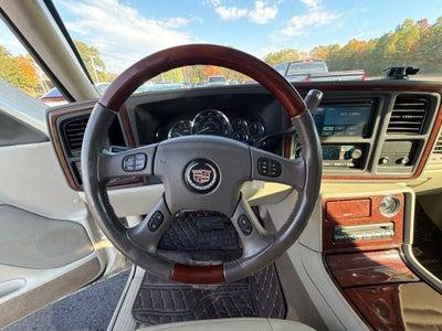 2005 Cadillac Escalade Base