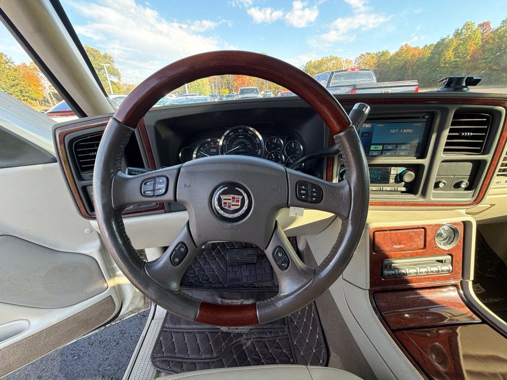 2005 Cadillac Escalade Base