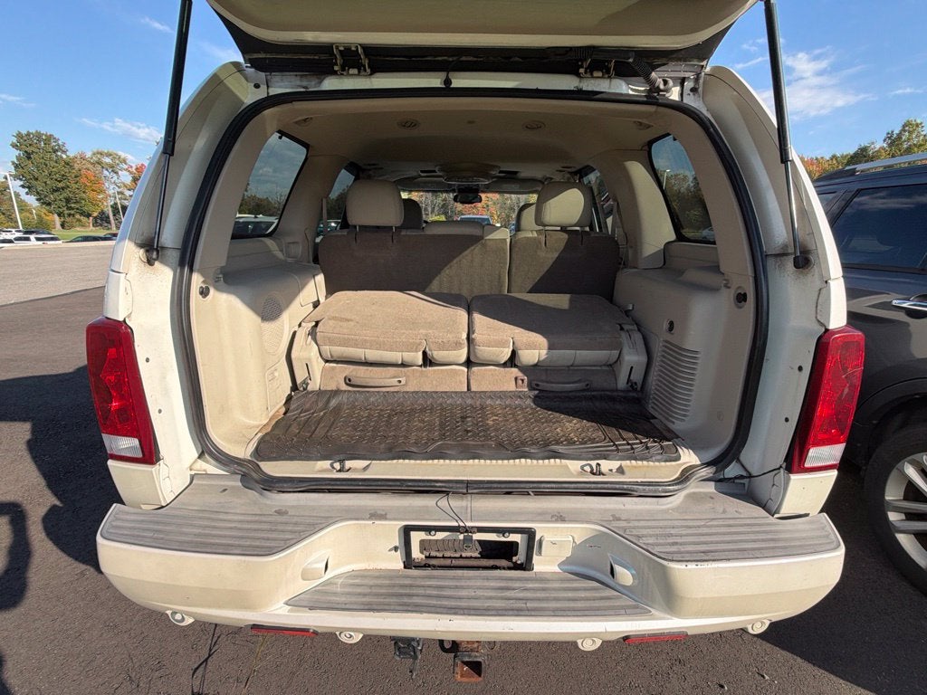 2005 Cadillac Escalade Base