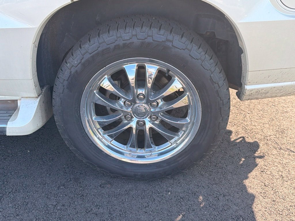 2005 Cadillac Escalade Base