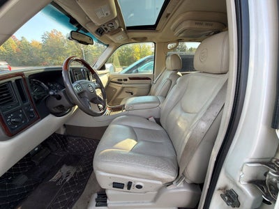2005 Cadillac Escalade Base