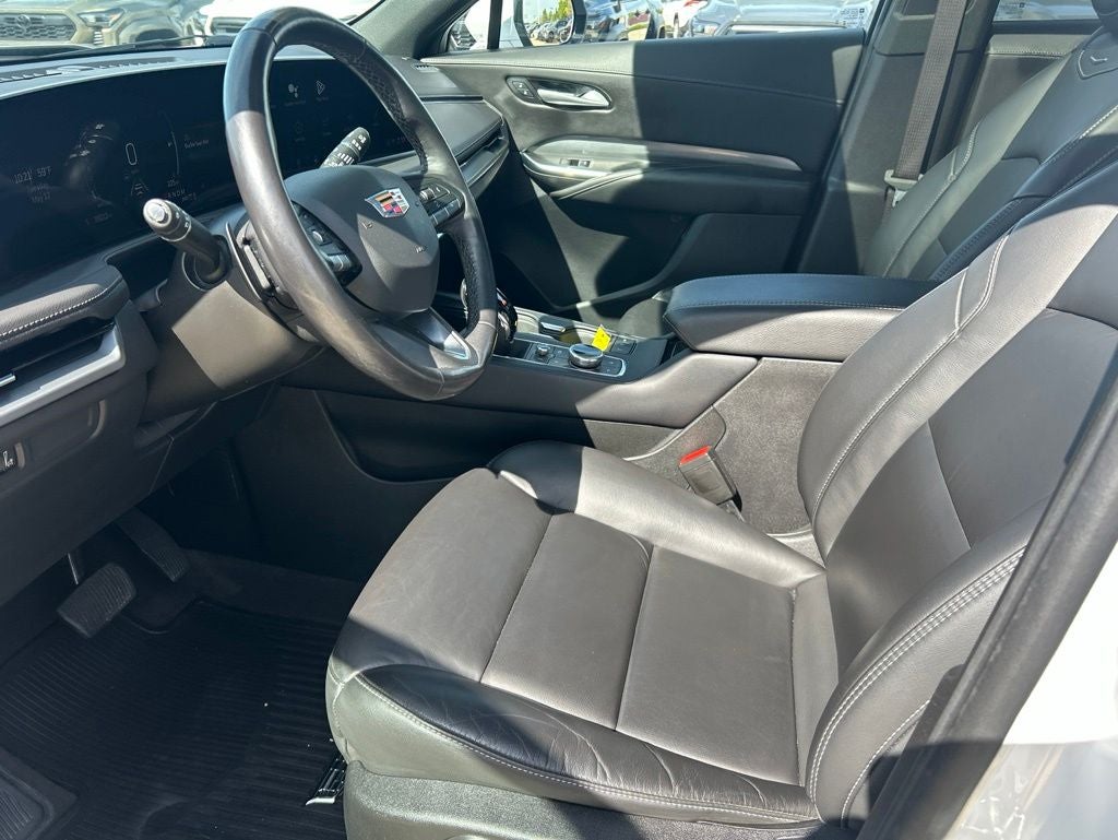 2024 Cadillac XT4 Premium Luxury