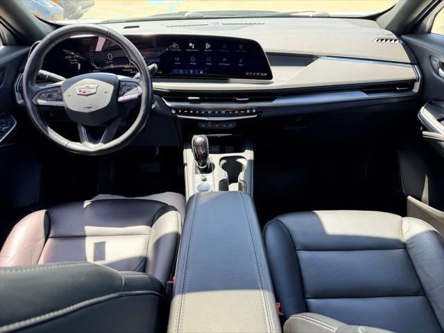 2024 Cadillac XT4 Premium Luxury