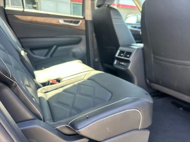 2025 Volkswagen Atlas 2.0T SE w/Technology