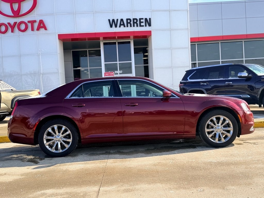 2018 Chrysler 300 Touring