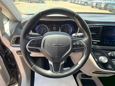 2017 Chrysler Pacifica Touring L Plus