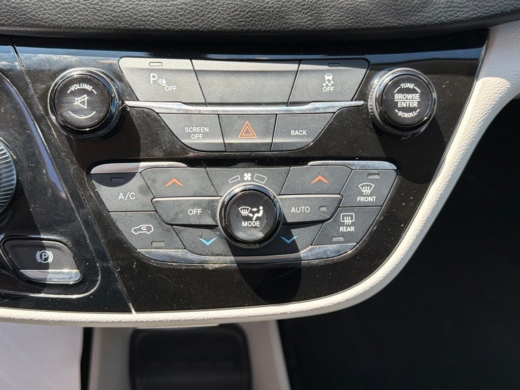 2017 Chrysler Pacifica Touring L Plus