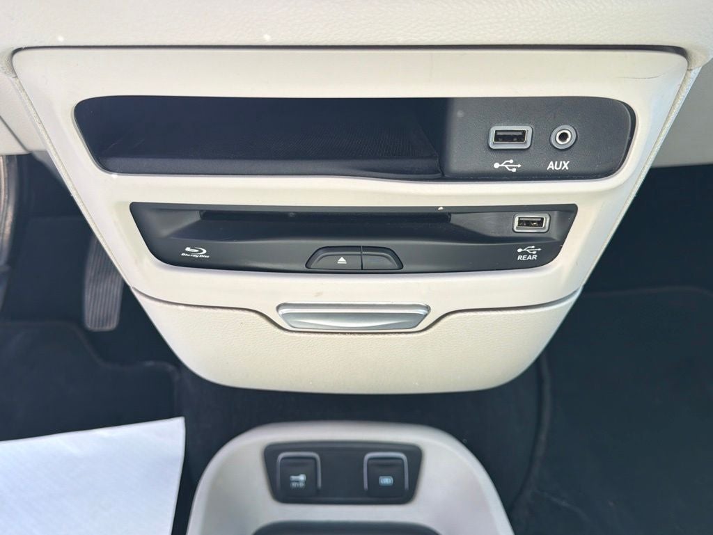 2017 Chrysler Pacifica Touring L Plus
