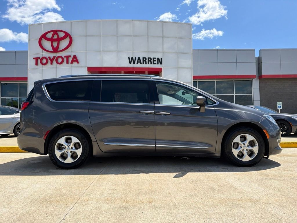 2017 Chrysler Pacifica Touring L Plus