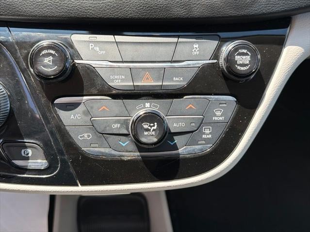 2017 Chrysler Pacifica Touring L Plus