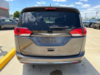 2017 Chrysler Pacifica Touring L Plus