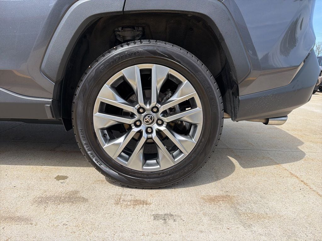 2023 Toyota RAV4 XLE Premium
