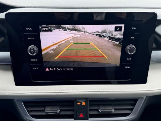 2025 Volkswagen Taos 1.5T SEL