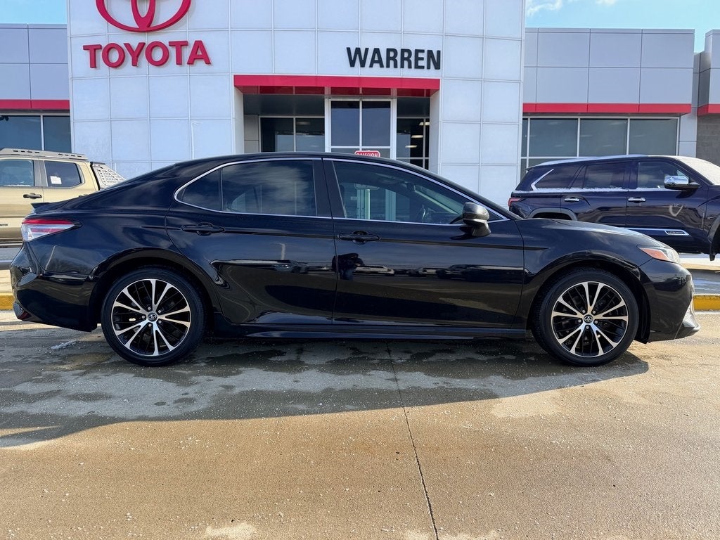 2019 Toyota CAMRY SE