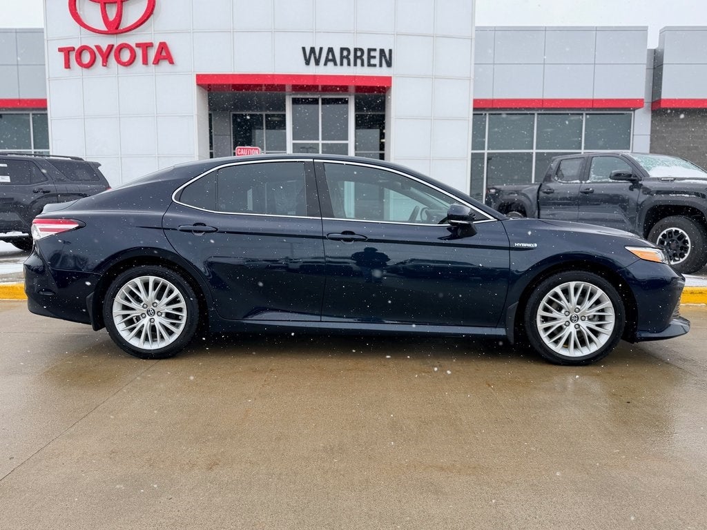 2019 Toyota CAMRY HYBRID XLE