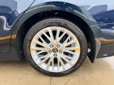2019 Toyota CAMRY HYBRID XLE