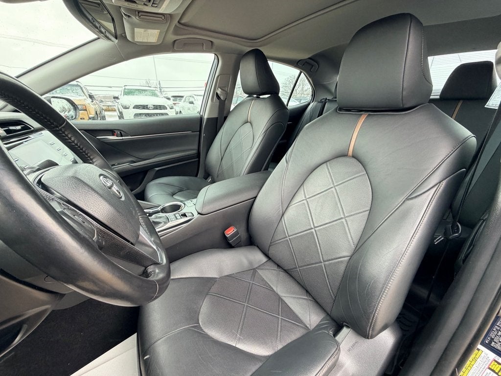 2019 Toyota CAMRY HYBRID XLE