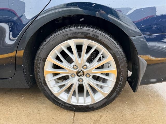 2019 Toyota CAMRY HYBRID XLE