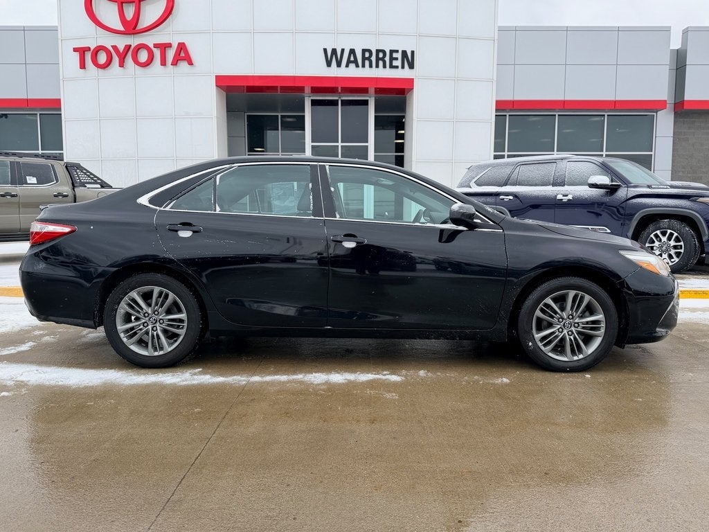 2017 Toyota CAMRY SE