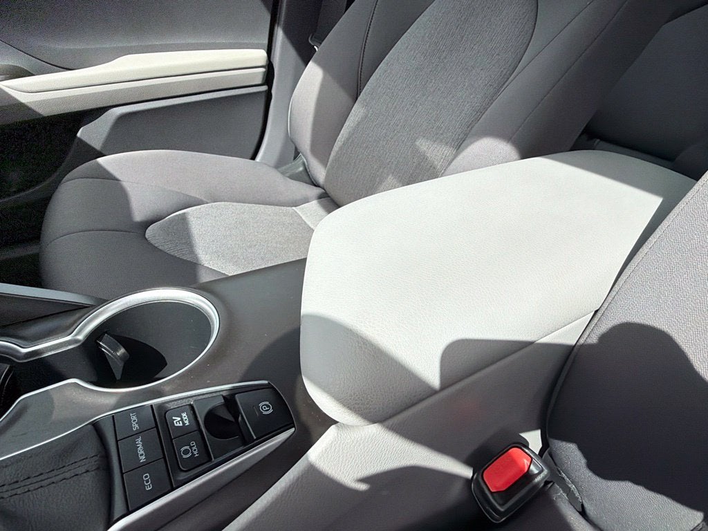 2023 Toyota Camry Hybrid LE