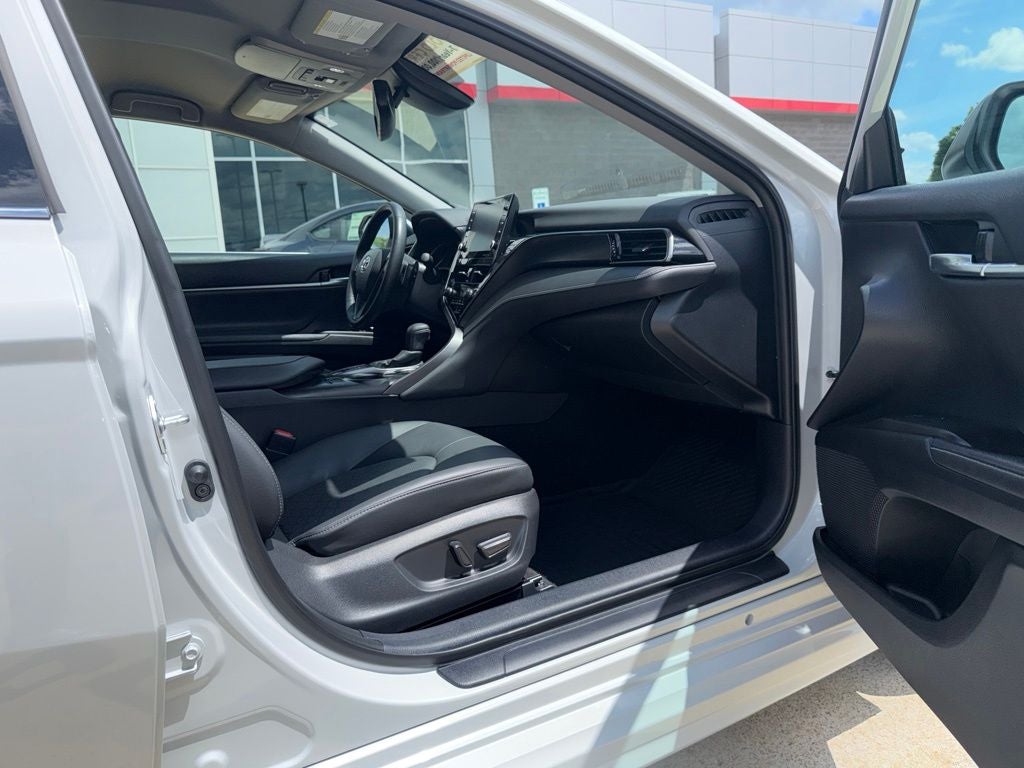2022 Toyota Camry Hybrid XSE