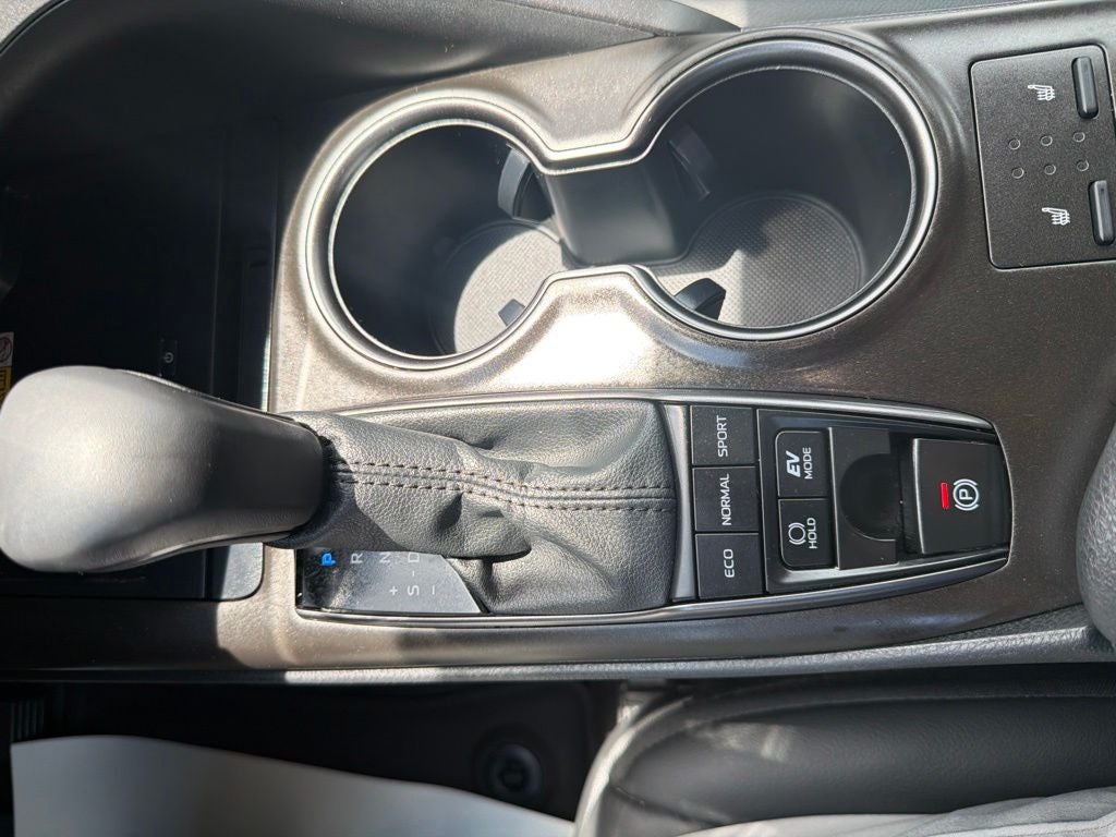 2022 Toyota Camry Hybrid XSE