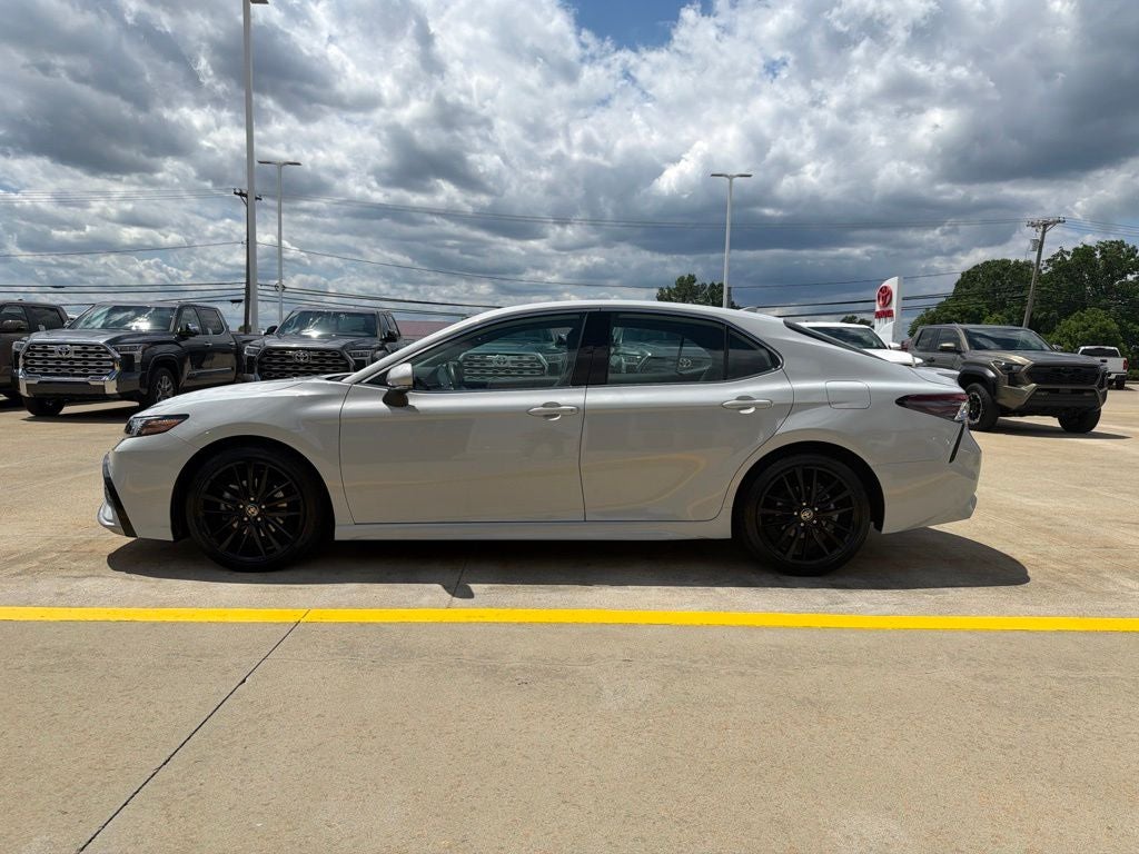 2022 Toyota Camry Hybrid XSE