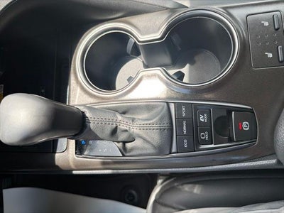 2022 Toyota Camry Hybrid XSE