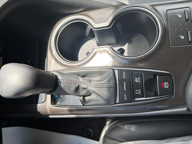 2022 Toyota Camry Hybrid XSE