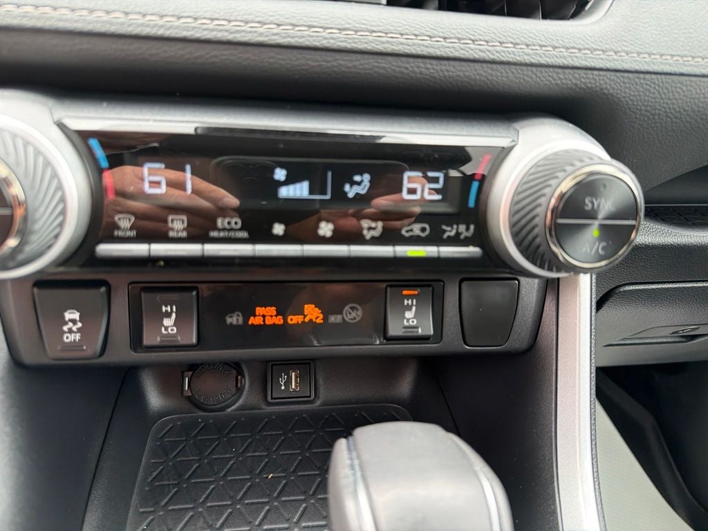 2025 Toyota RAV4 Hybrid XLE Premium