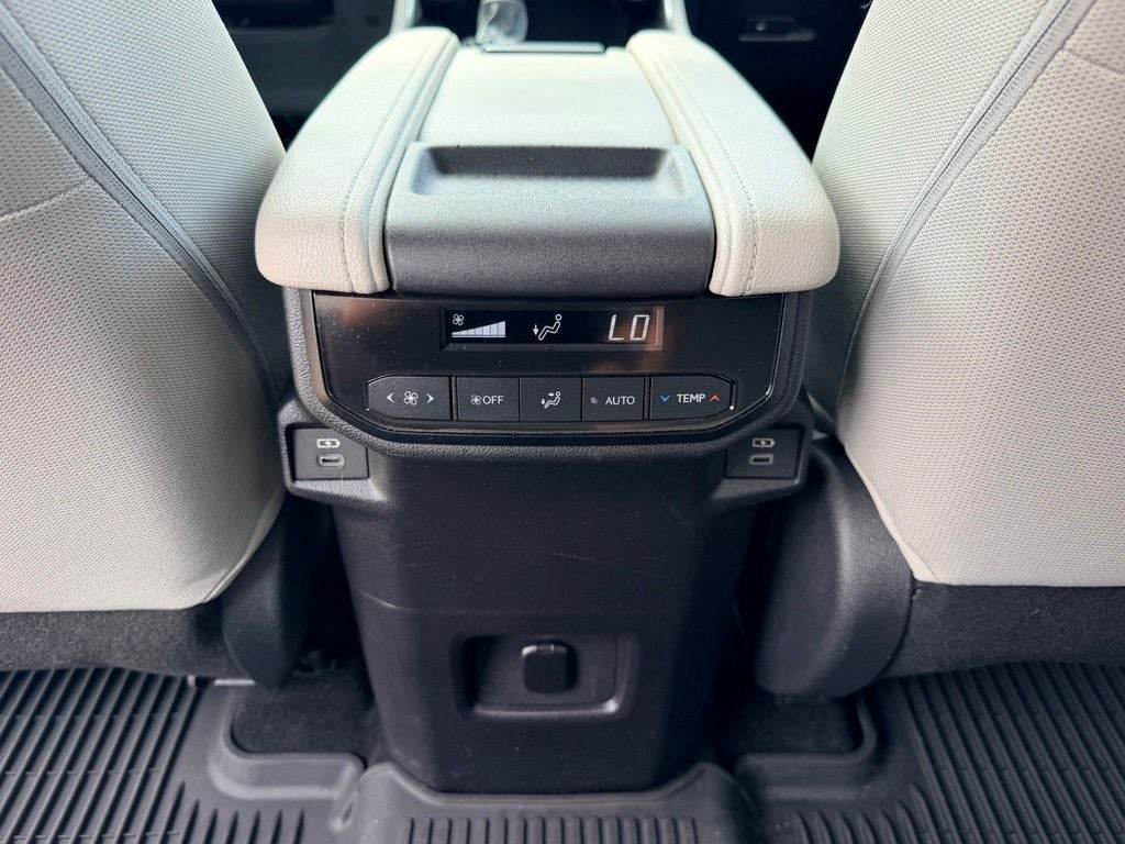 2025 Toyota Grand Highlander LE