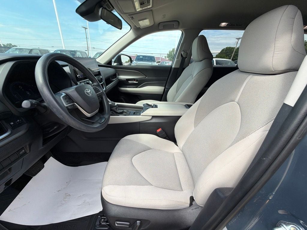 2025 Toyota Grand Highlander LE