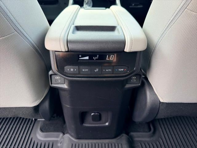2025 Toyota Grand Highlander LE