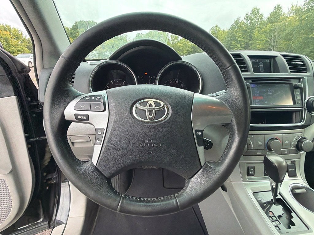 2013 Toyota HIGHLANDER SE