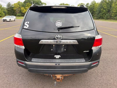 2013 Toyota HIGHLANDER SE