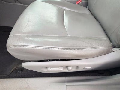 2013 Toyota HIGHLANDER SE