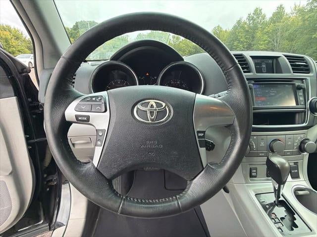 2013 Toyota HIGHLANDER SE